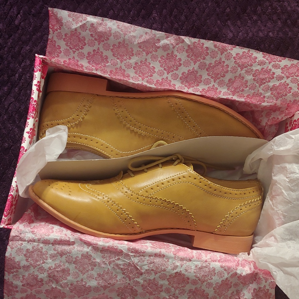 Wanted Pamper Oxfords in Tan